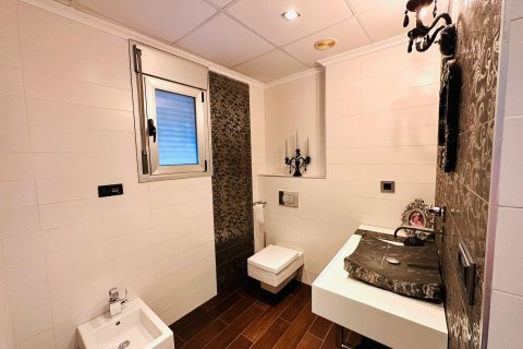 Huoneisto myytävänä Torrevieja, Alicante, Espanja, 3 makuuhuonetta, 205 m2 No. 115357 - kuva 6