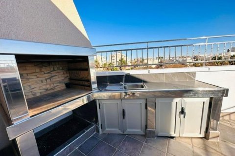 Huoneisto myytävänä Torrevieja, Alicante, Espanja, 3 makuuhuonetta, 205 m2 No. 115357 - kuva 17