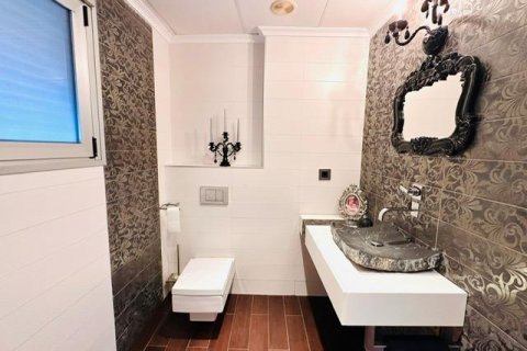 Huoneisto myytävänä Torrevieja, Alicante, Espanja, 3 makuuhuonetta, 205 m2 No. 115357 - kuva 7