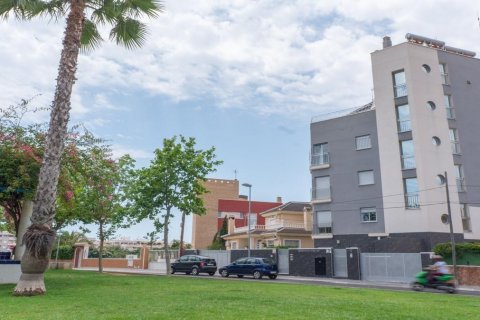 Huoneisto myytävänä Torrevieja, Alicante, Espanja, 3 makuuhuonetta, 205 m2 No. 115357 - kuva 30
