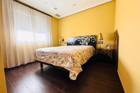 Huoneisto myytävänä Torrevieja, Alicante, Espanja, 3 makuuhuonetta, 205 m2 No. 115357 - kuva 24