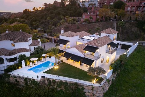 Villa à vendre à Benahavis, Malaga, Espagne, 5 chambres, 478 m2 No. 174654 - photo 2
