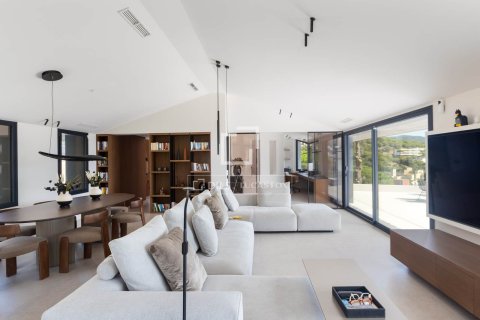 Villa for sale in Premia De Dalt, Barcelona, Spain 5 bedrooms, 525 sq.m. No. 195599 - photo 10