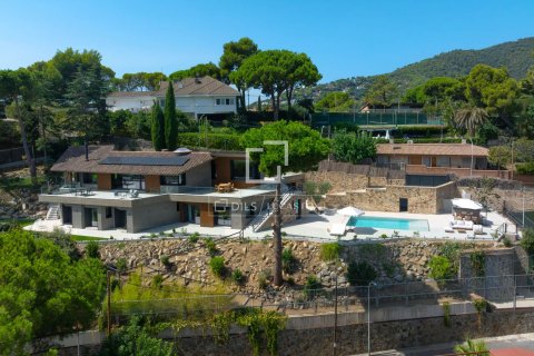 Villa for sale in Premia De Dalt, Barcelona, Spain 5 bedrooms, 525 sq.m. No. 195599 - photo 5