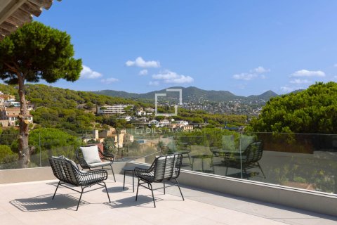 Villa for sale in Premia De Dalt, Barcelona, Spain 5 bedrooms, 525 sq.m. No. 195599 - photo 13