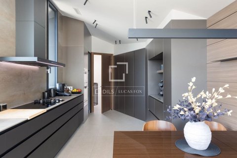 Villa for sale in Premia De Dalt, Barcelona, Spain 5 bedrooms, 525 sq.m. No. 195599 - photo 8