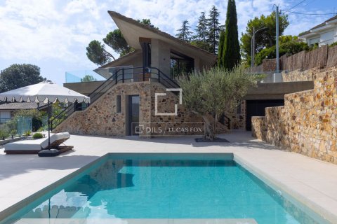 Villa for sale in Premia De Dalt, Barcelona, Spain 5 bedrooms, 525 sq.m. No. 195599 - photo 2