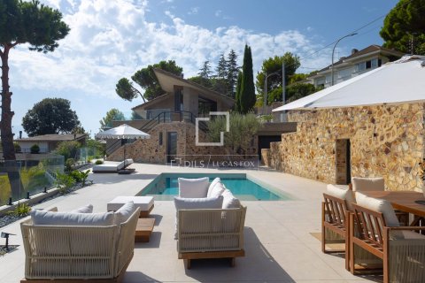 Villa for sale in Premia De Dalt, Barcelona, Spain 5 bedrooms, 525 sq.m. No. 195599 - photo 6