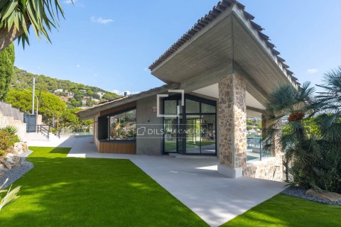 Villa for sale in Premia De Dalt, Barcelona, Spain 5 bedrooms, 525 sq.m. No. 195599 - photo 3