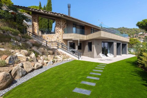 Villa in Premia De Dalt, Barcelona, Spain 5 bedrooms, 525 sq.m. No. 195599