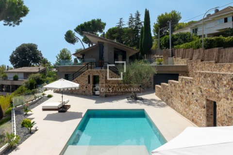 Villa for sale in Premia De Dalt, Barcelona, Spain 5 bedrooms, 525 sq.m. No. 195599 - photo 4
