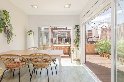 Attico a Barcelona, Spagna 3 camere da letto, 90 mq. N° 195602