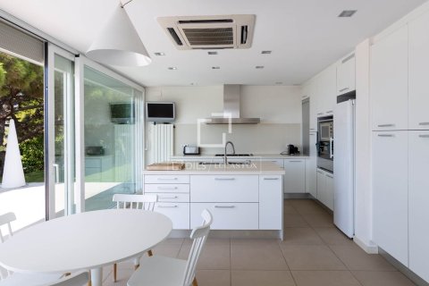 Villa for sale in Sant Andreu de Llavaneres, Barcelona, Spain 5 bedrooms, 617 sq.m. No. 195601 - photo 11