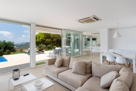 Villa for sale in Sant Andreu de Llavaneres, Barcelona, Spain 5 bedrooms, 617 sq.m. No. 195601 - photo 7