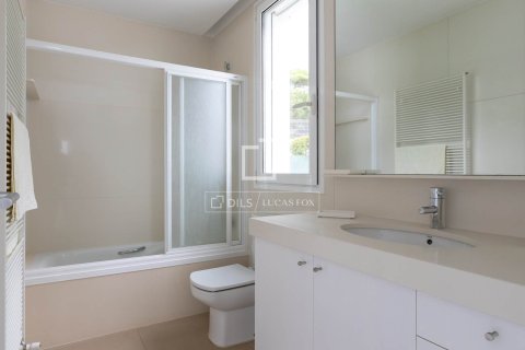 Villa for sale in Sant Andreu de Llavaneres, Barcelona, Spain 5 bedrooms, 617 sq.m. No. 195601 - photo 26