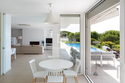 Villa for sale in Sant Andreu de Llavaneres, Barcelona, Spain 5 bedrooms, 617 sq.m. No. 195601 - photo 8