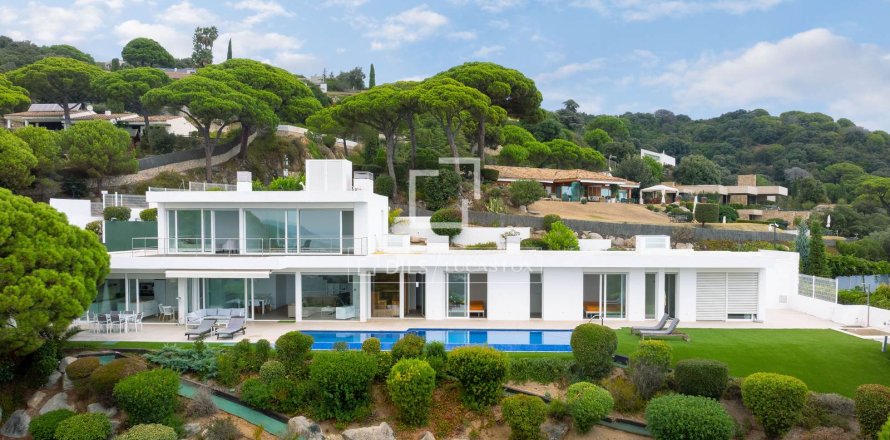 Villa in Sant Andreu de Llavaneres, Barcelona, Spain 5 bedrooms, 617 sq.m. No. 195601