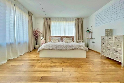 House for sale in Blanes, Girona, Spain 5 bedrooms, 381 sq.m. No. 177090 - photo 27