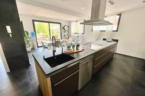 House for sale in Blanes, Girona, Spain 5 bedrooms, 381 sq.m. No. 177090 - photo 16