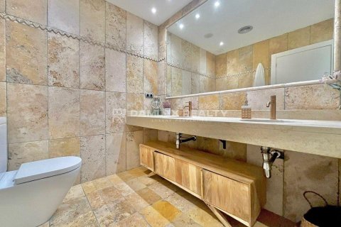 House for sale in Blanes, Girona, Spain 5 bedrooms, 381 sq.m. No. 177090 - photo 19