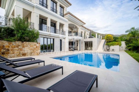 Villa for sale in Marbella, Malaga, Spain 6 bedrooms, 868 sq.m. No. 158670 - photo 2