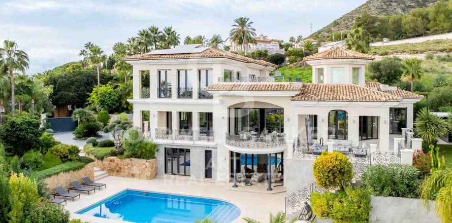 Villa in Marbella, Malaga, Spain 6 bedrooms, 868 sq.m. No. 158670