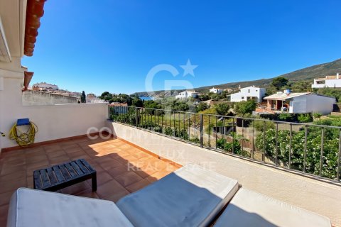 House for sale in Cadaques, Girona, Spain 4 bedrooms, 202 sq.m. No. 158671 - photo 8