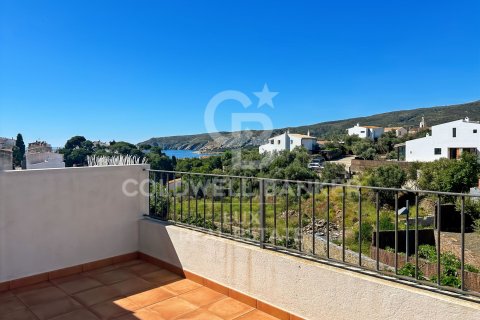 Hus i Cadaques, Girona, Spanien 4 sovrum, 202 kvm. Nr. 158671