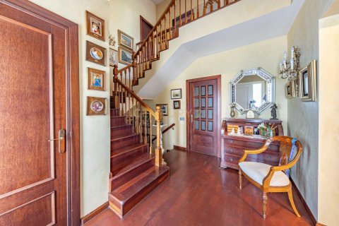 Сasa en venta en Sant Cugat del Vallès, Barcelona, España 5 dormitorios, 432 m2 No. 172031 - foto 3