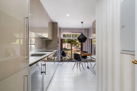 Wohnung zur Miete in Marbella, Malaga, Spanien 3 Schlafzimmer, 200 m2 Nr. 172035 - Foto 2