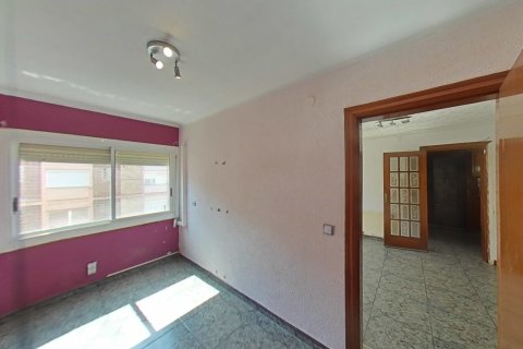 Apartamento en venta en Badalona, Barcelona, España 3 dormitorios, 50 m2 No. 172034 - foto 4