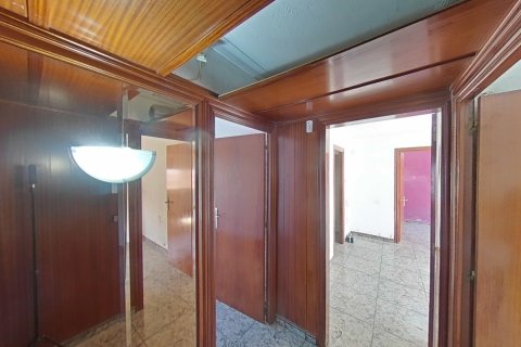 Apartamento en venta en Badalona, Barcelona, España 3 dormitorios, 50 m2 No. 172034 - foto 12