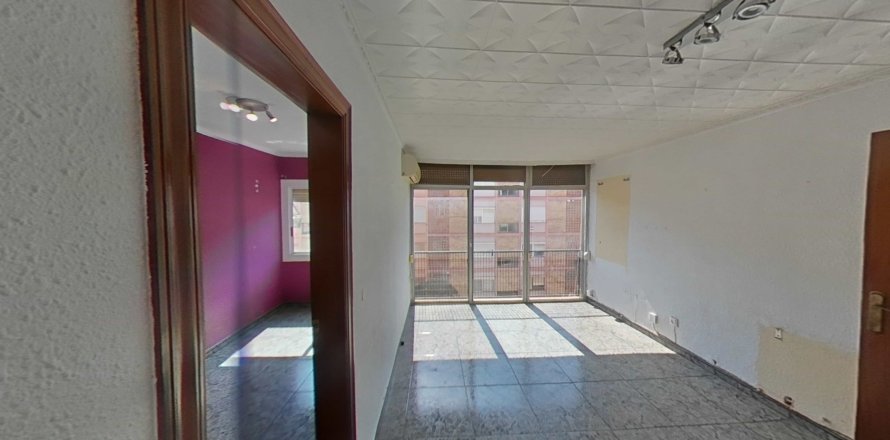 Apartamento en Badalona, Barcelona, España 3 dormitorios, 50 m2 No. 172034