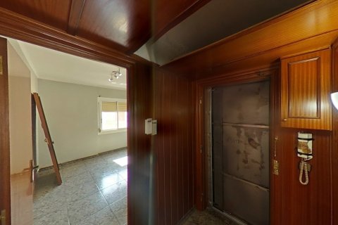 Apartamento en venta en Badalona, Barcelona, España 3 dormitorios, 50 m2 No. 172034 - foto 13