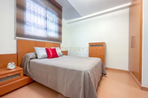Сasa en venta en Badalona, Barcelona, España 3 dormitorios, 171 m2 No. 172029 - foto 8