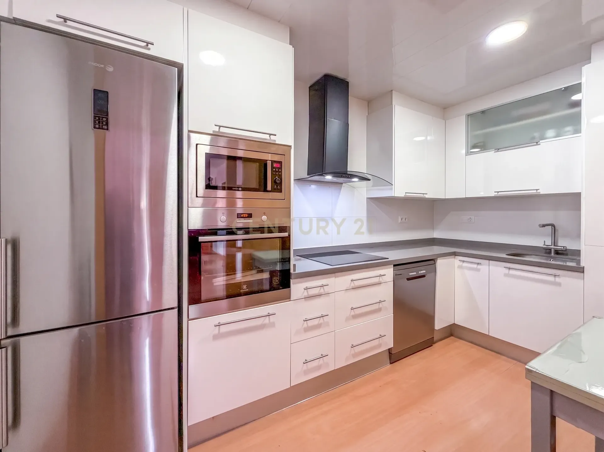 Casa a Badalona, Barcelona, Spagna 3 camere da letto, 171 mq. N° 172029