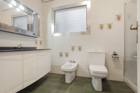 Lägenhet till salu Barcelona, Spanien 4 sovrum, 178 kvm. Nr. 138462 - foto 3