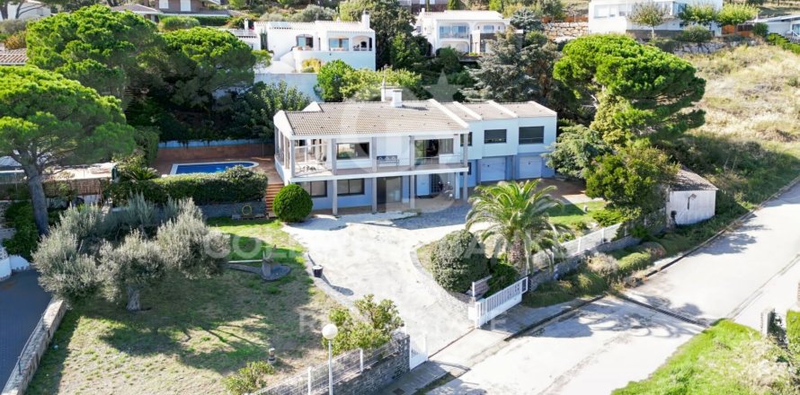 Villa à El Port De La Selva, Girona, Espagne 5 chambres, 460 m2 No. 160366