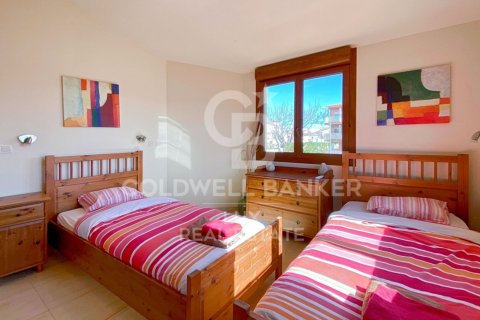 Hus till salu i Empuriabrava, Girona, Spanien 7 sovrum, 276 kvm. Nr. 160368 - foto 9