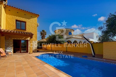 Продажа дома в Эмпуриабрава, Герона, Испания 7 спален, 276м2 №160368 - фото 10