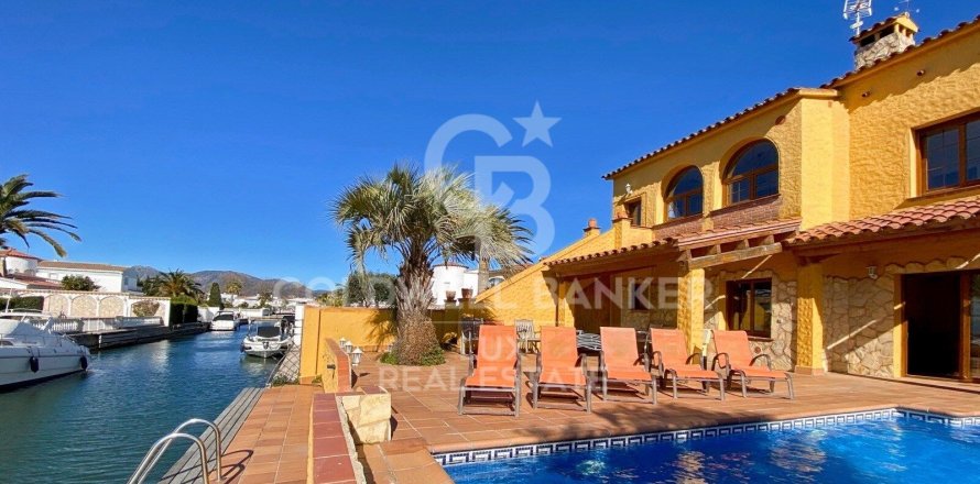 Дом в Эмпуриабрава, Герона, Испания 7 спален, 276м2 №160368