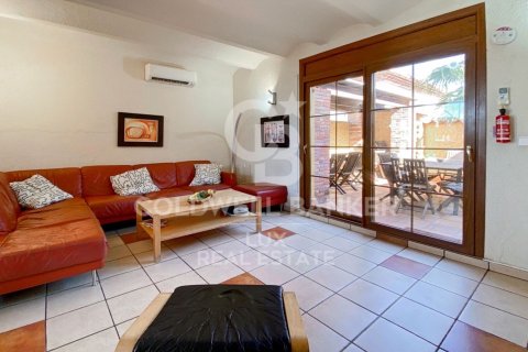 Продажа дома в Эмпуриабрава, Герона, Испания 7 спален, 276м2 №160368 - фото 6
