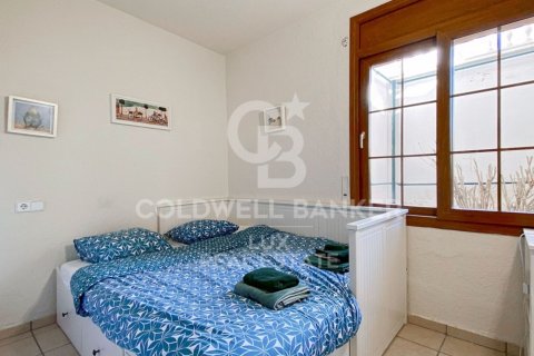 Hus till salu i Empuriabrava, Girona, Spanien 7 sovrum, 276 kvm. Nr. 160368 - foto 14