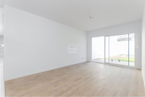 Apartment for sale in Mahon, Menorca, Spain 3 bedrooms, 101 sq.m. No. 172037 - photo 2