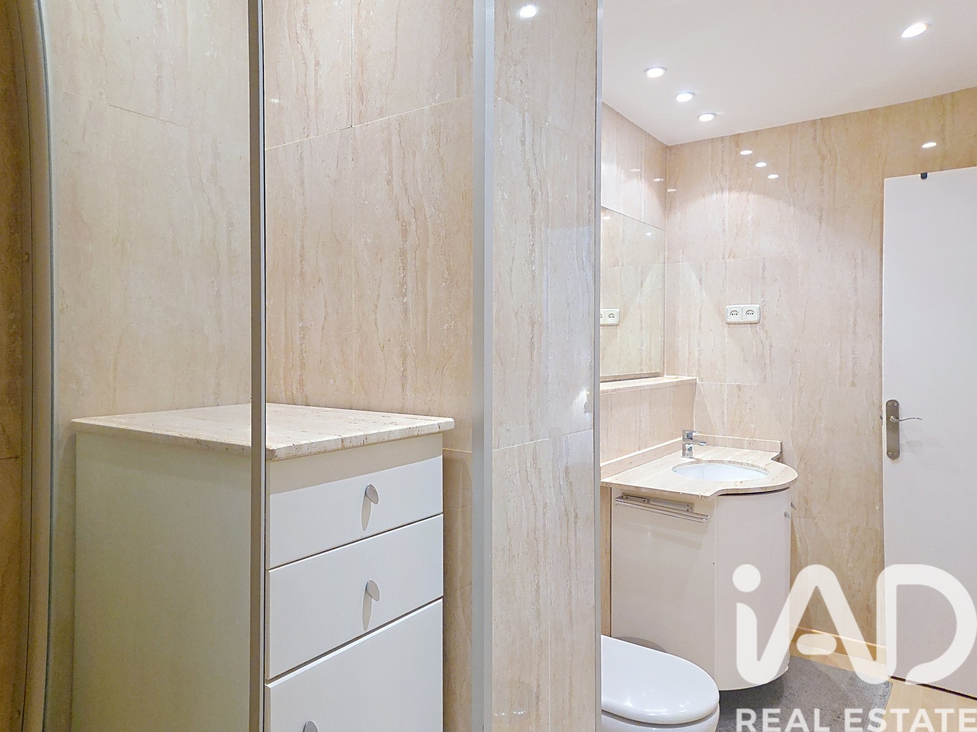 Apartment in Barcelona, Spain 3 bedrooms, 88 sq.m. No. 172428