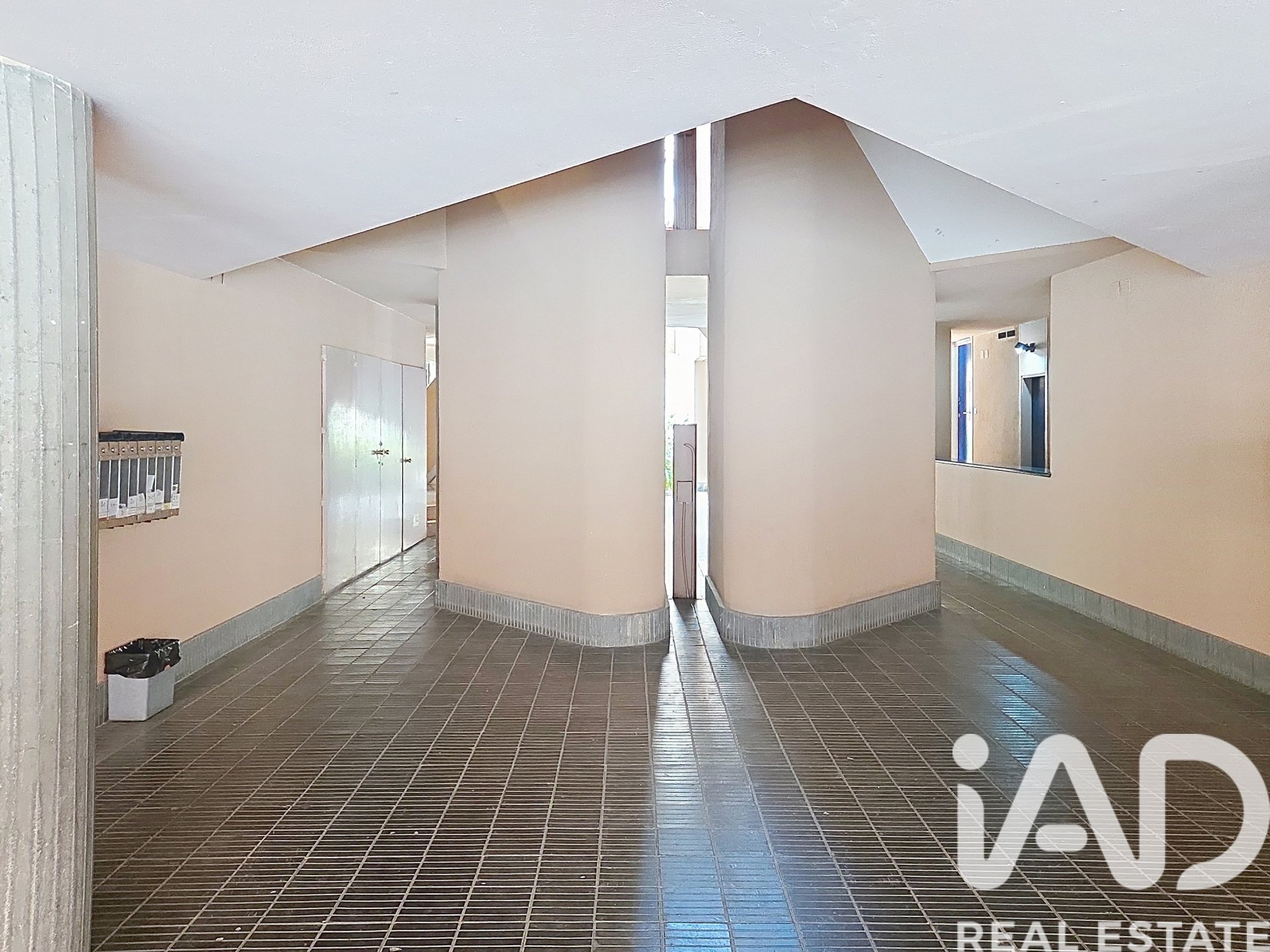 Apartment in Barcelona, Spain 3 bedrooms, 88 sq.m. No. 172428