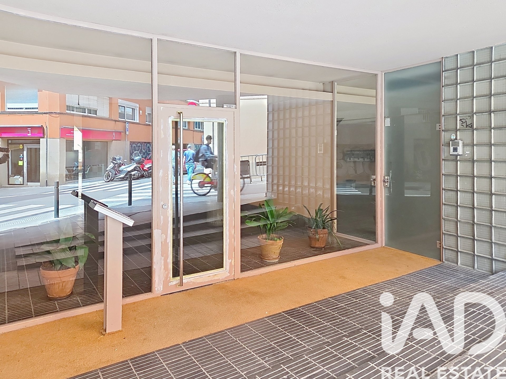 Apartment in Barcelona, Spain 3 bedrooms, 88 sq.m. No. 172428