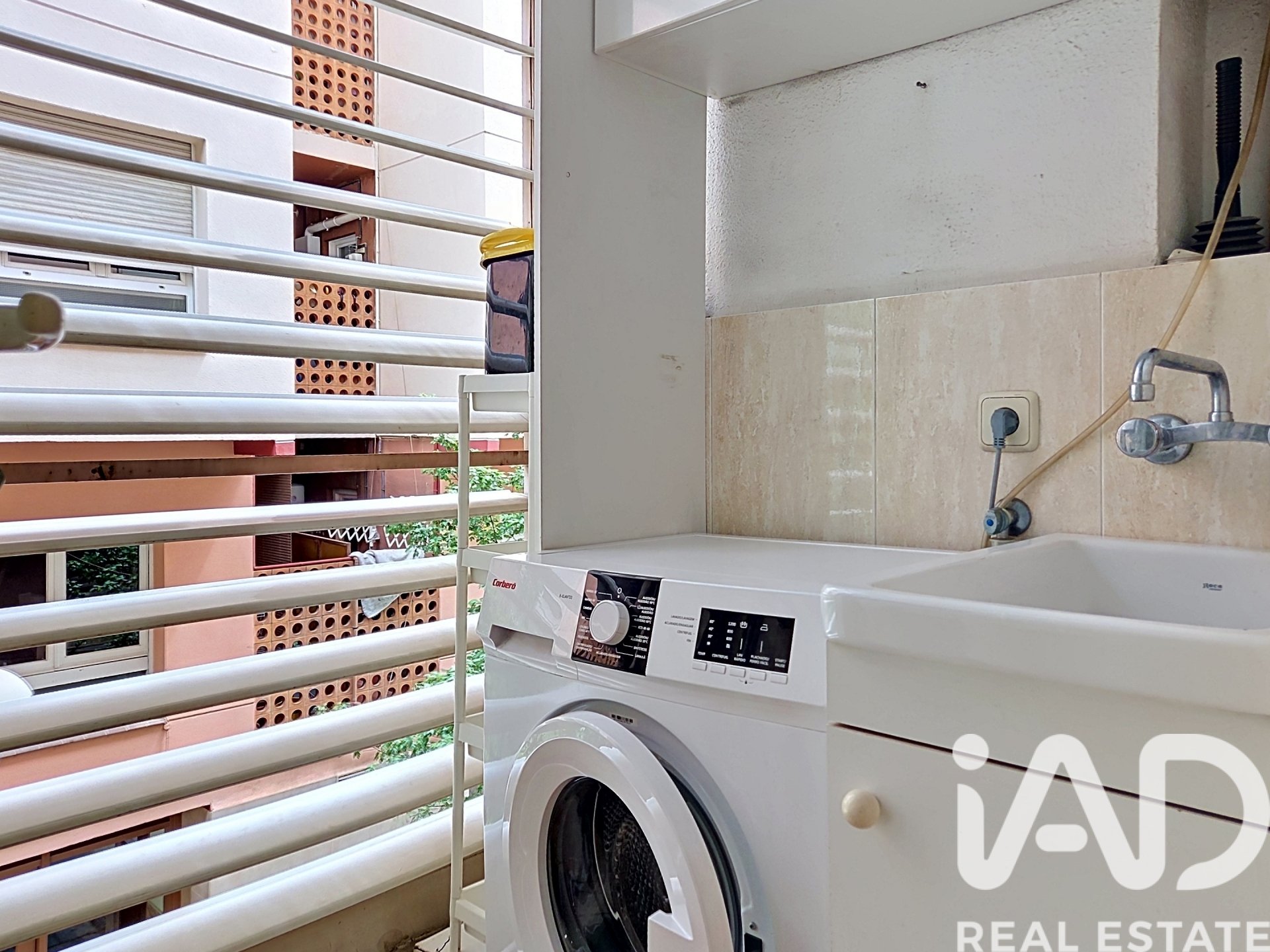 Apartment in Barcelona, Spain 3 bedrooms, 88 sq.m. No. 172428