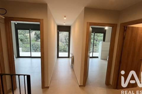House for sale in Lloret de Mar, Girona, Spain 3 bedrooms, 200 sq.m. No. 172430 - photo 15