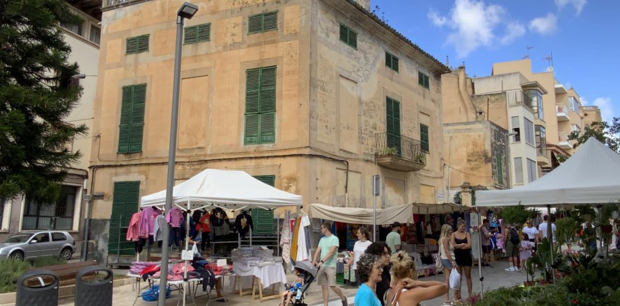 Townhouse Manacor, Mallorca, Spain 8 bedrooms, 600 sq.m. No. 111844